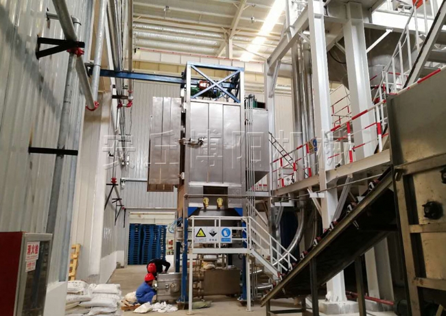 解袋式噸袋拆包機(jī)+管鏈提升機(jī)