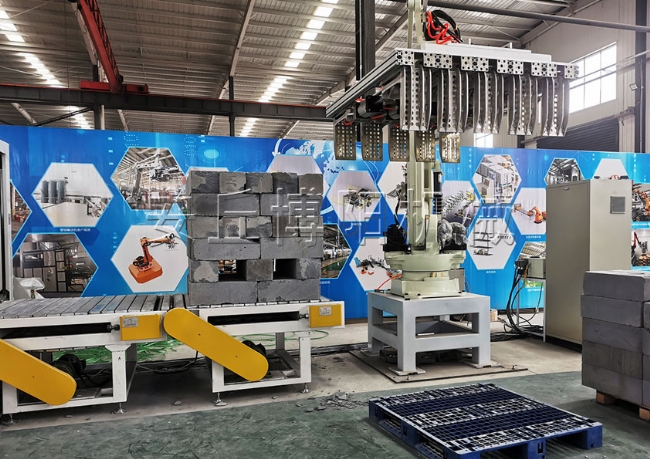 加氣磚碼垛機械手+全自動打包機生產線